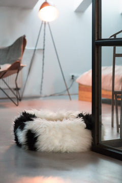 Black And White Sheepskin Pet Bed